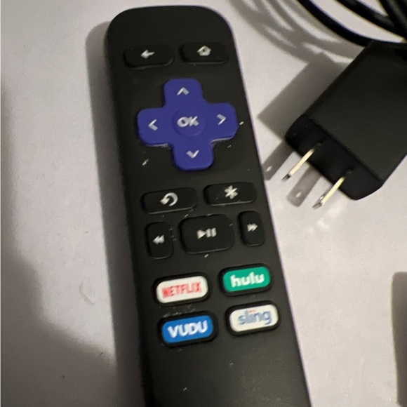 Roku Express Streaming Player Hub 3930x W/ Remote And cables White - Picture 4 of 7